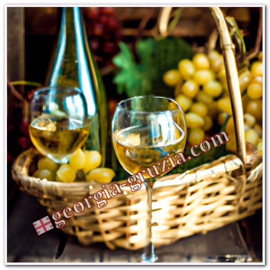 Rkatsiteli Gürcü beyaz sek şarabı