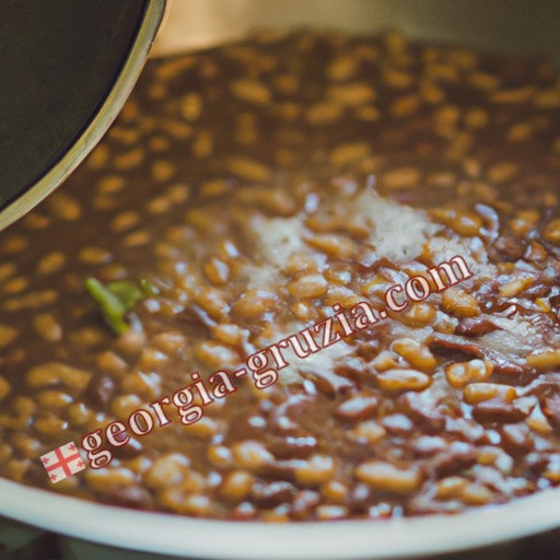 How to cook a dish with beans Georgia